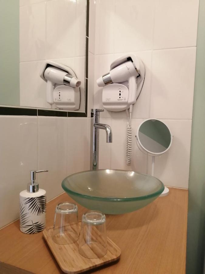 Le Chai De La Rose Spa Et Seances Bien Etre Doue-la-Fontaine Bagian luar foto