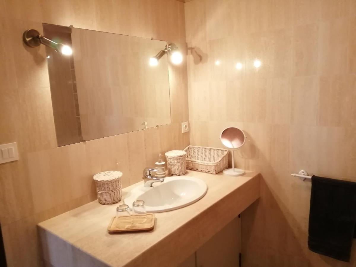Le Chai De La Rose Spa Et Seances Bien Etre Doue-la-Fontaine Bagian luar foto