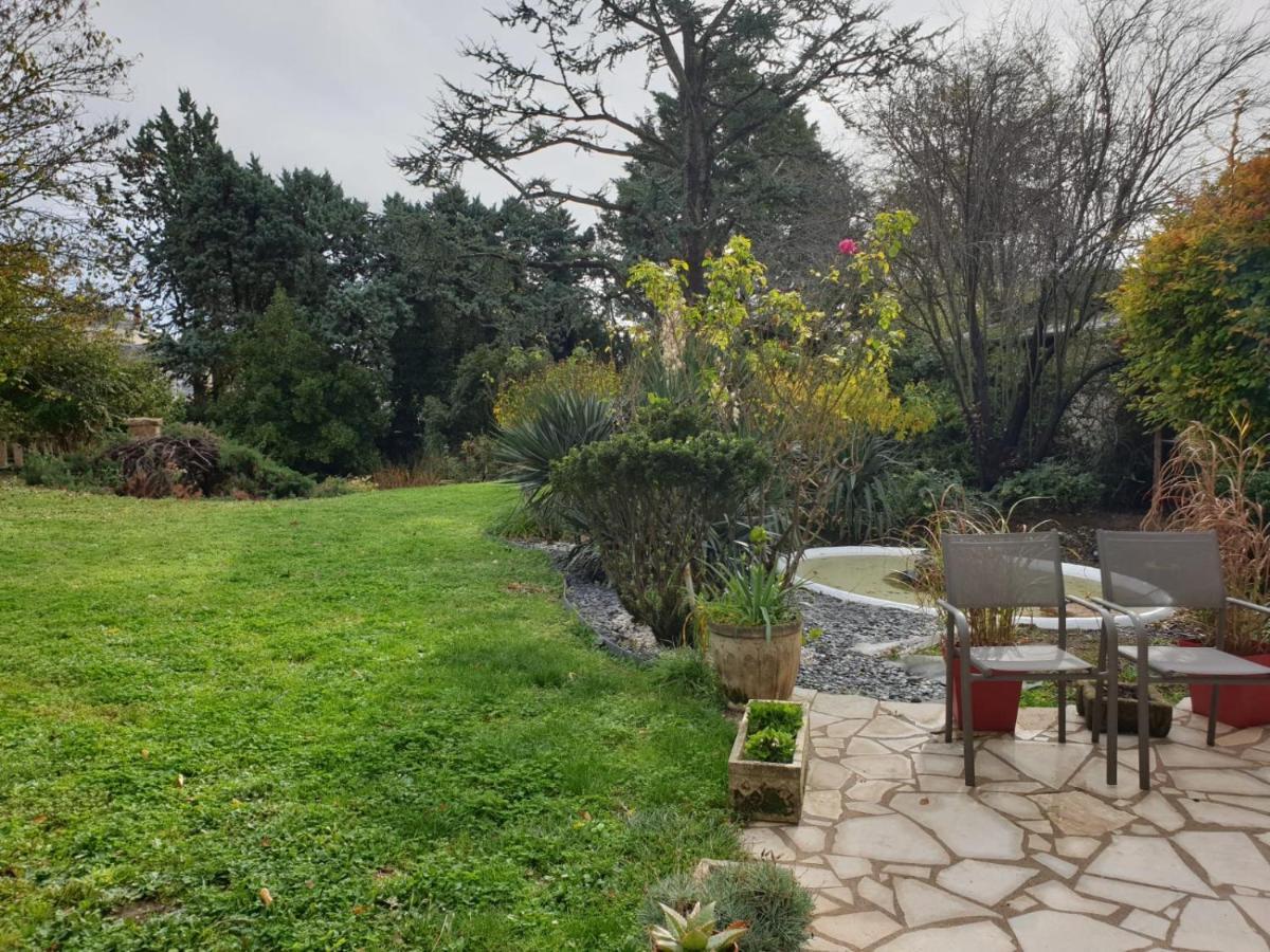 Le Chai De La Rose Spa Et Seances Bien Etre Doue-la-Fontaine Bagian luar foto