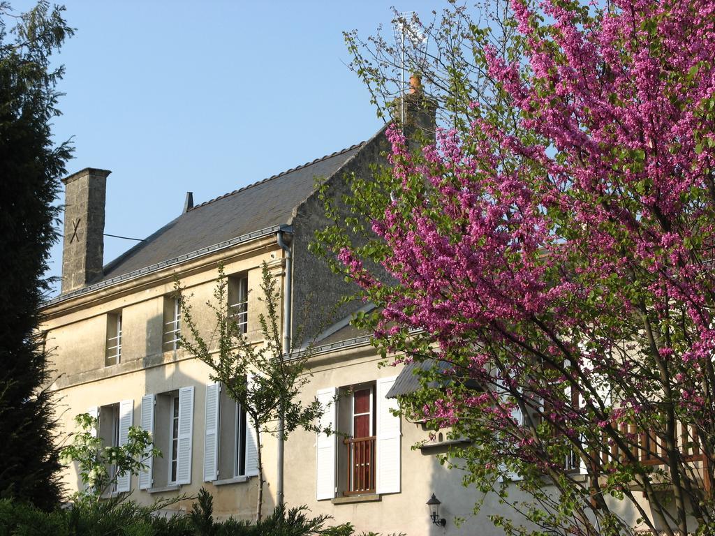 Le Chai De La Rose Spa Et Seances Bien Etre Doue-la-Fontaine Bagian luar foto