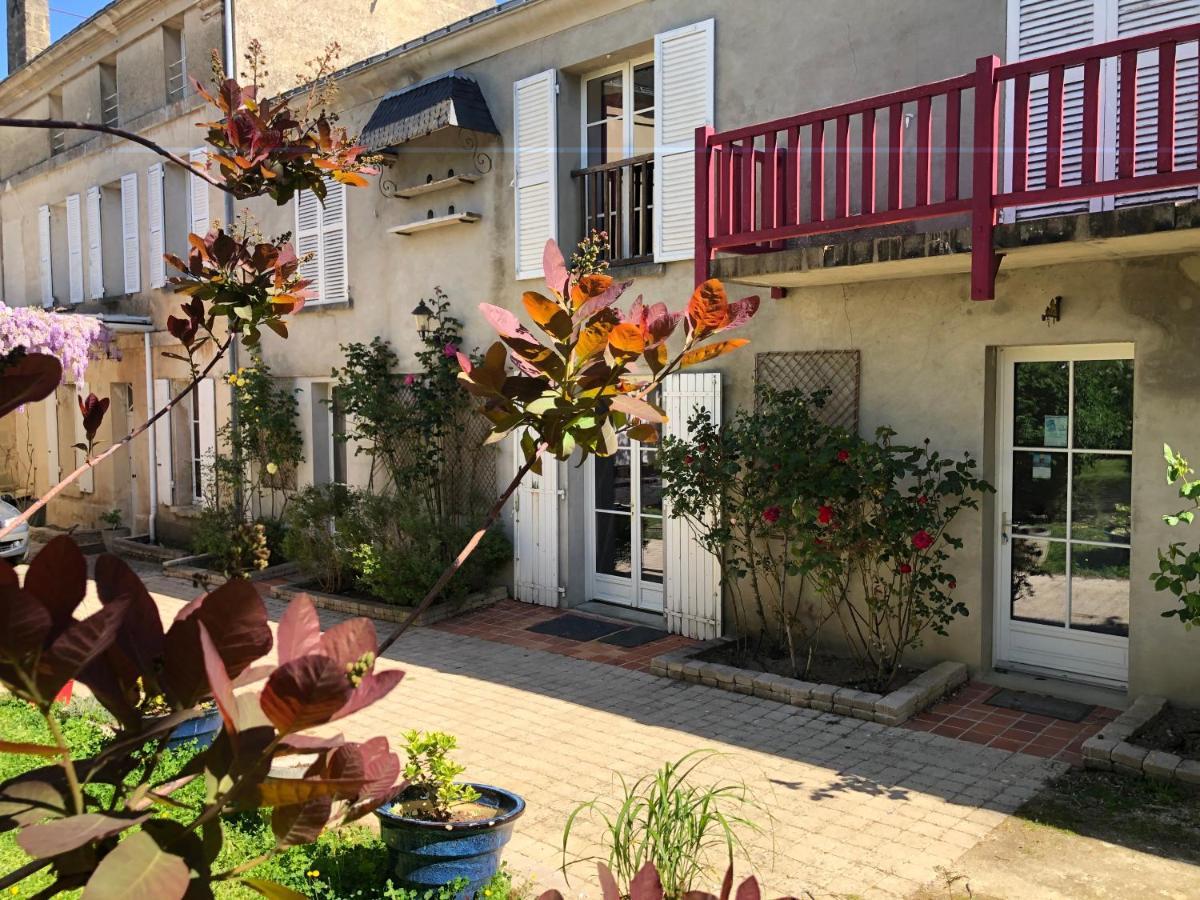 Le Chai De La Rose Spa Et Seances Bien Etre Doue-la-Fontaine Bagian luar foto